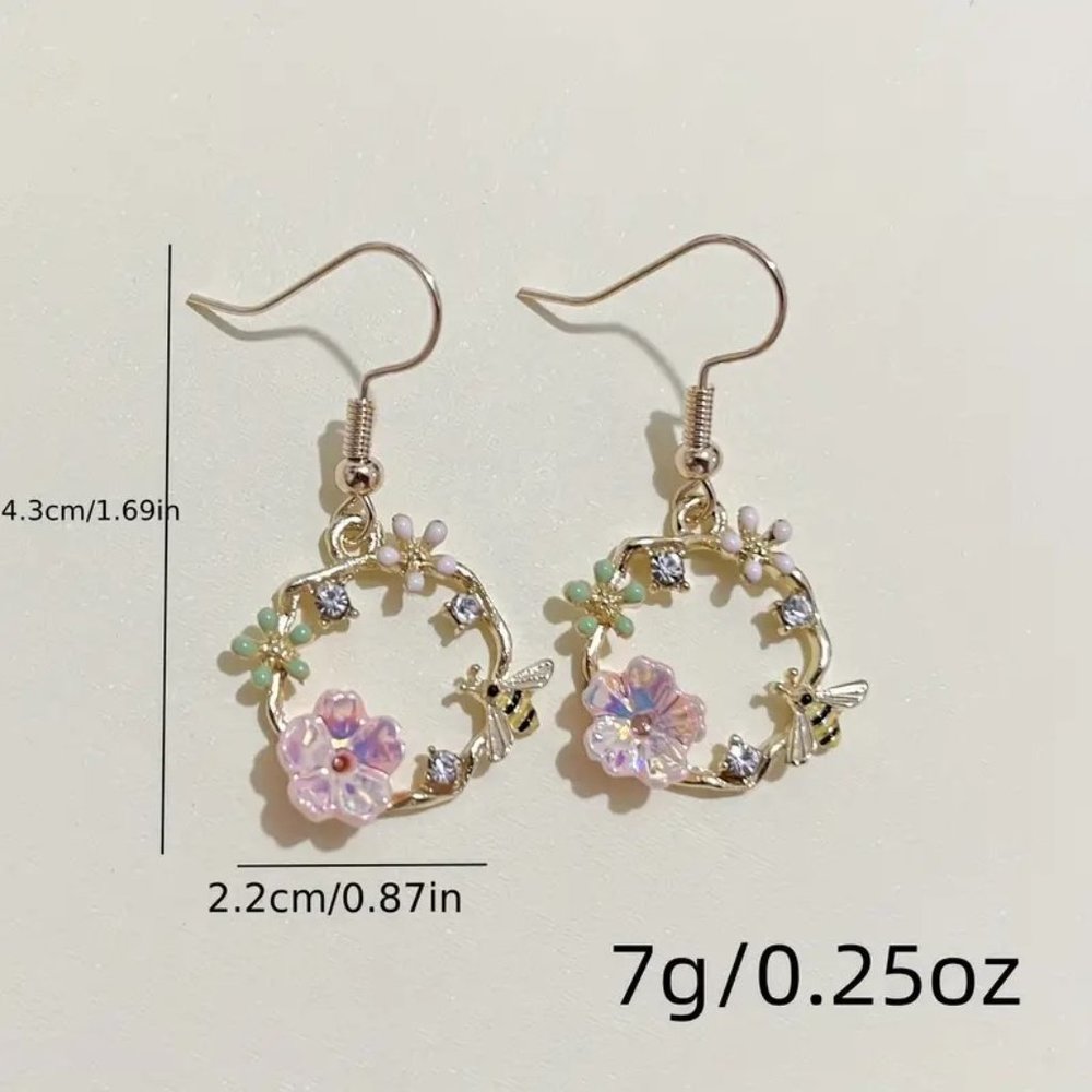 Honeybee Bee Floral Sparkly CZ Rhinestone Gold Circle Dangle Hook Earrings NEW - Picture 3 of 4
